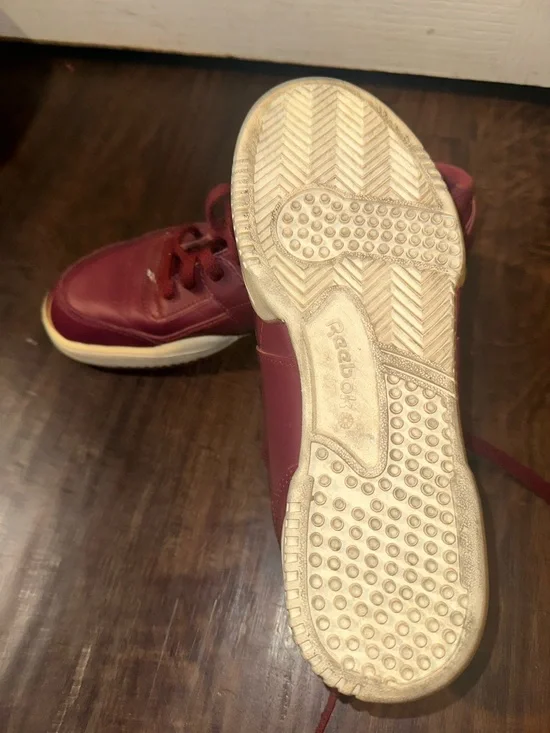 Reebok Burgundy Low-Top Sneakers with White Accents - Picture 2 of 8